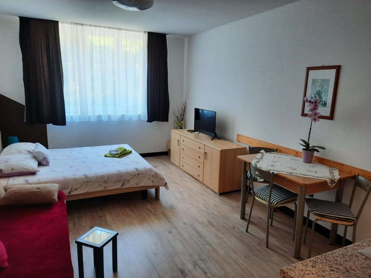 Apartmani Lorena Pula Exterior photo